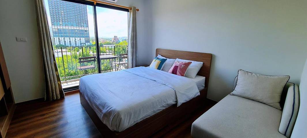 Ferielejlighed for 2 personer, med udsigt og have såvel som børnepool og pool i Hua Hin
