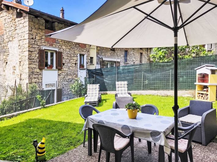 Ferienwohnung für 2 Personen, mit Balkon und Terrasse sowie Garten