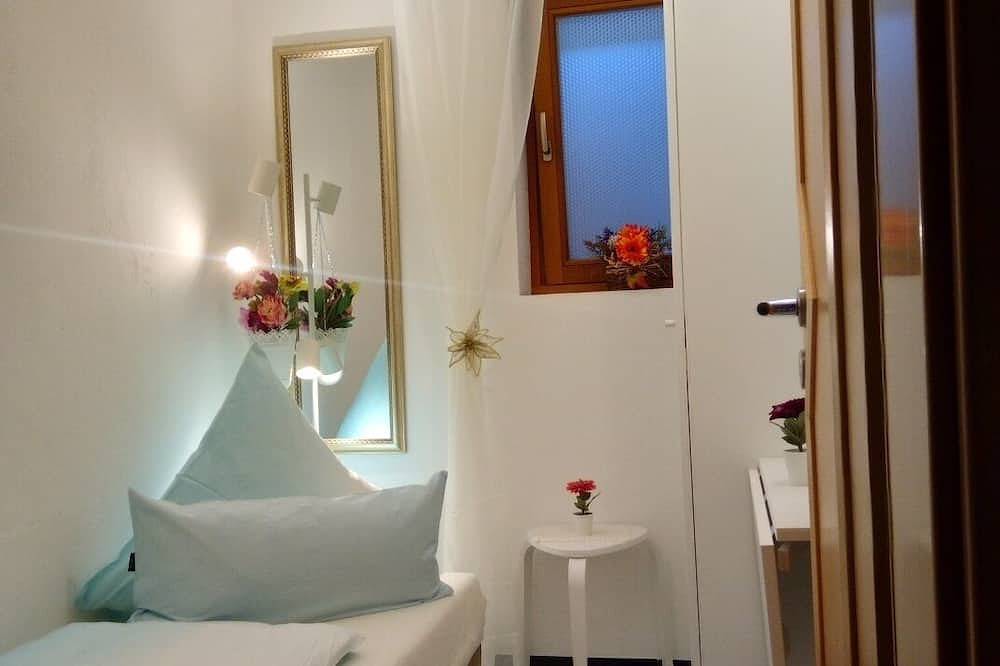 Ganze Wohnung, Große Fewo-eigener Hauseingang - Sommer-Hofgarten in Ehingen a.Ries, Bayerisch Schwaben