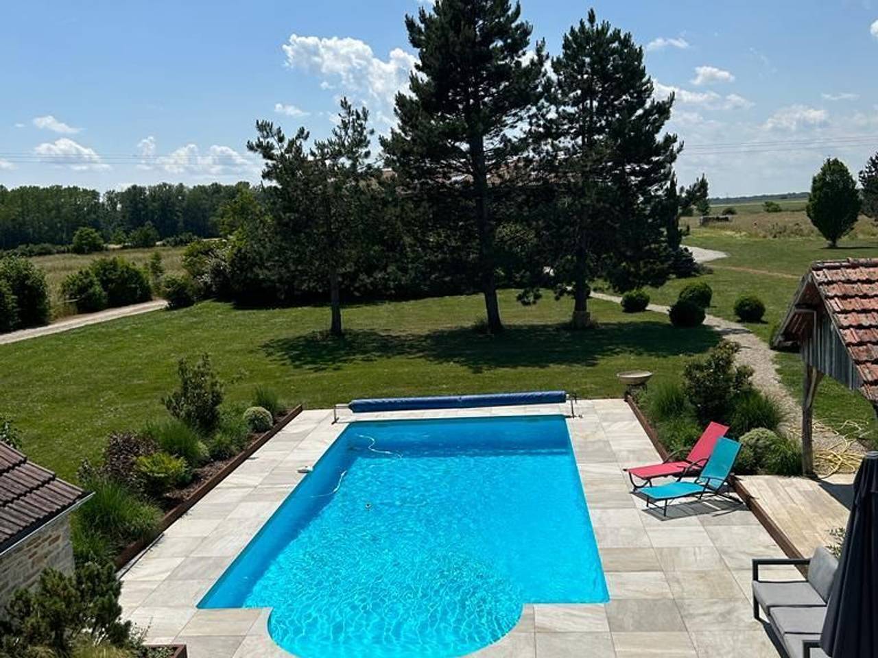 Stone house with pool, terrace and private parking in Meursanges, Beaune region