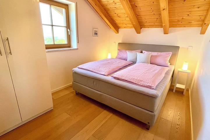 Ganze Wohnung, Ferienwohnung bis 4 Personen, Balkon, 80 qm in Wonneberg, Rupertiwinkel