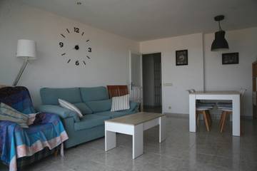Apartment for 5 People in l'Estartit, Torroella de Montgrí, Photo 2