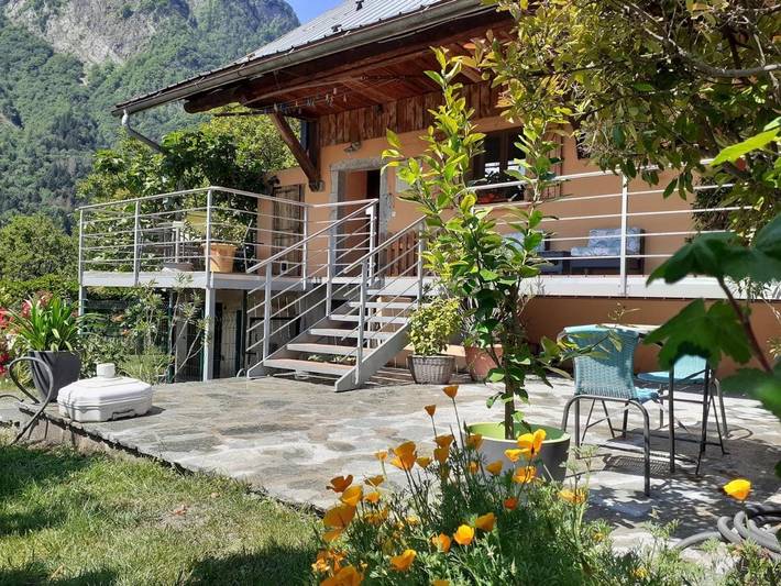 Maison de vacances pour 3 personnes, avec Terrasse et Jardin ainsi que Sauna et Vue à Ugine