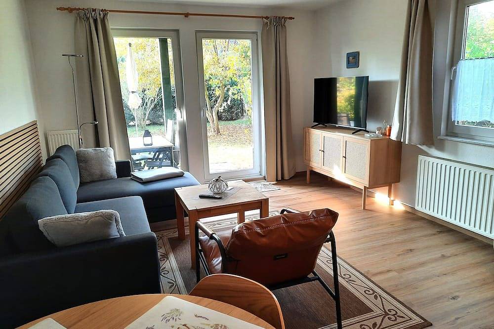 Ganze Wohnung, Ferienwohnung 1 - Ferienhaus Sasse Ferienwohnungen mit Garten & Grill in Mölschow, Usedomer Norden