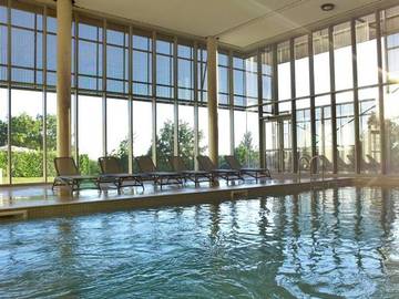 Gîte pour 4 personnes, avec bassin pour enfant et jacuzzi dans l' Aveyron