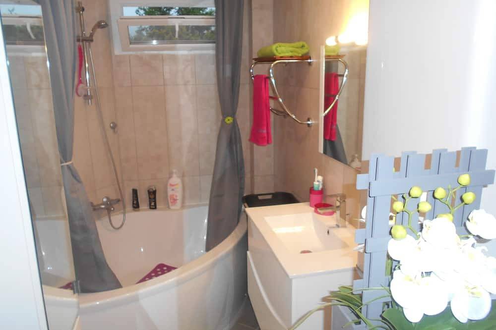 Appartement entier, House 15 mins from Lyon, tramway oriented in Meyzieu, Lyon et ses environs