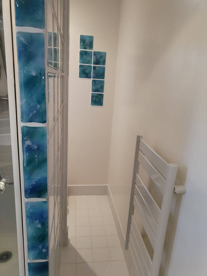 Guest Room in a Charming Provençal Village with Wi-Fi in Saint-Hilaire-d'Ozilhan, Nimes region