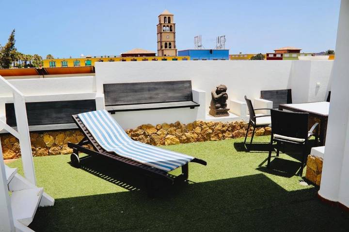Casa rural para 4 personas, con vistas además de piscina y jardín en La Oliva - 4