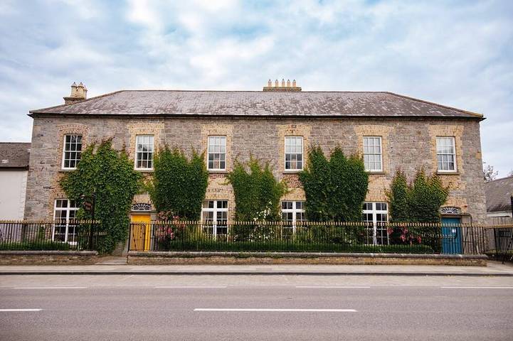 Bed and breakfast for 16 people in Ireland