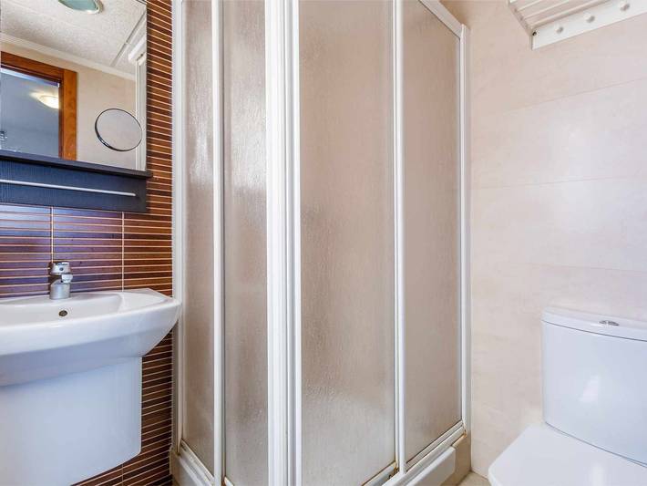 Entire apartment, Bright 1-bedroom seaside apartment - Wifi, air conditioning in Urbanización Villa del Mar, Vélez-Málaga