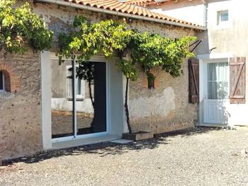 Location de vacances pour 10 personnes, avec jardin à Savigné