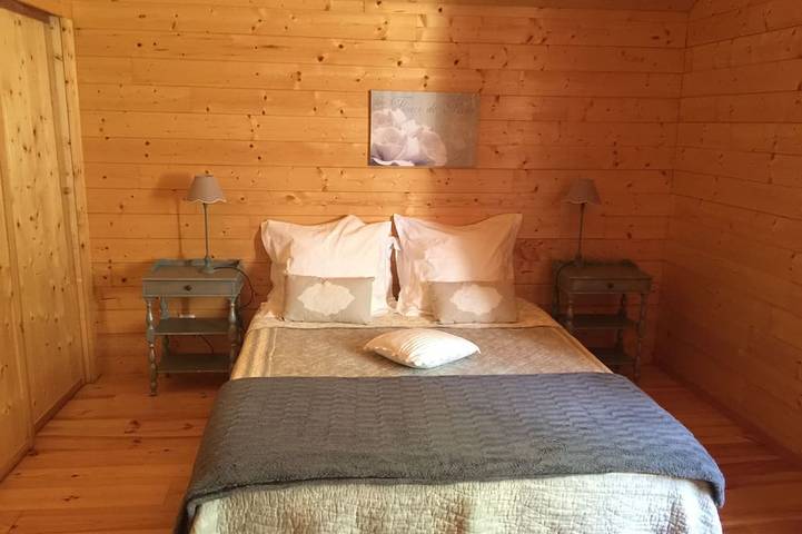 Location de vacances pour 10 personnes, avec piscine et sauna ainsi que jardin et jacuzzi, animaux acceptés à Thurageau - 2