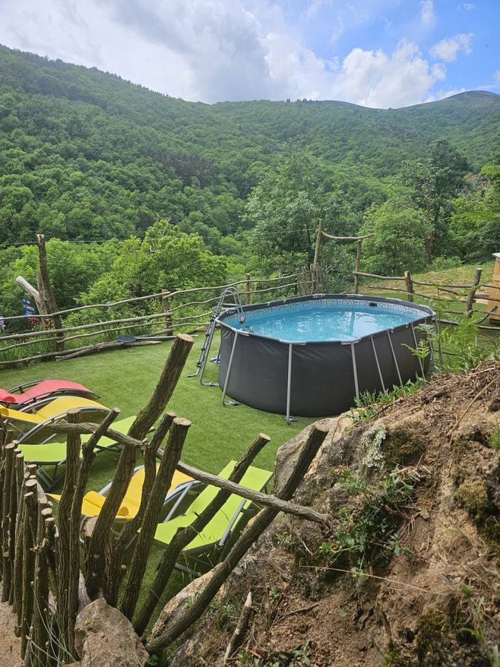 Gîte pour 8 personnes, avec jardin ainsi que piscine et terrasse, animaux acceptés