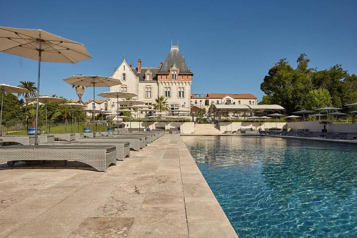 Hôtel pour 2 personnes, avec piscine et jacuzzi ainsi que jardin et sauna, animaux acceptés à Puissalicon