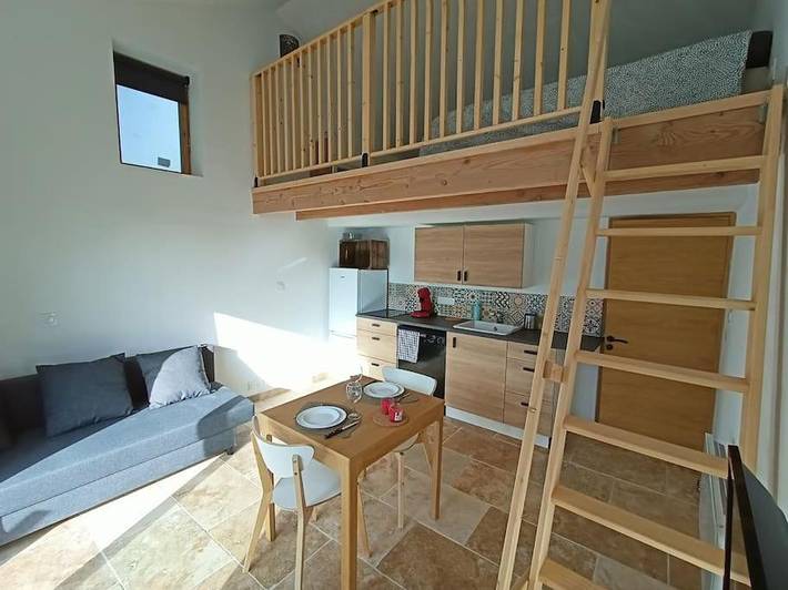 Gîte pour 4 personnes, avec terrasse ainsi que jardin et jacuzzi à Crestet - 3