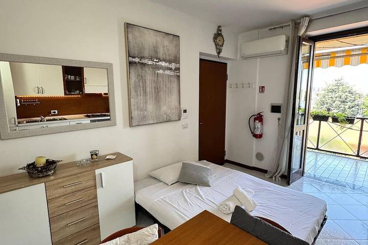 Apartamento entero, Two Bedroom Apartment with Terrace 5 min from Metro - Direct to Duomo/Fiera + Free Wi-Fi in Sesto San Giovanni, Provincia de Milan