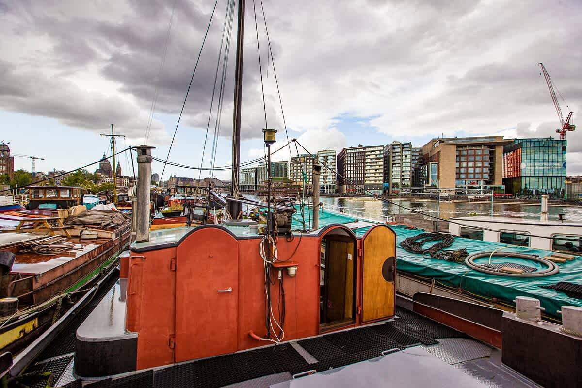 Marie's Houseboat Studio in Amsterdam Centre in Costa Holandesa