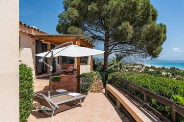 Villa pour 5 personnes, avec jardin à Costa Rei
