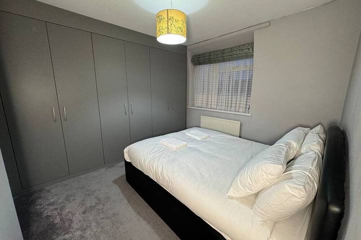 Spacious Open-Plan Modern House w/ Garden&Parking in Filton, Süd Gloucestershire