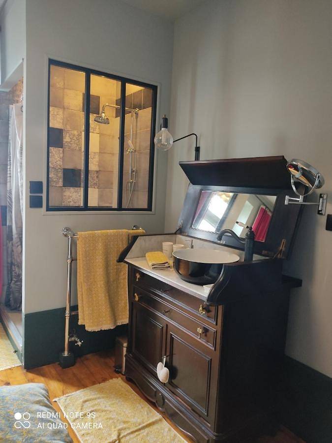 Deluxe Double Room with Shower in Les Rosiers-sur-Loire, Vallée de la Loire