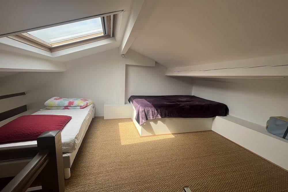 Appartement entier, Royan Pontaillac 30m de la plage,2ème étage villa,70m2 in Pontaillac, Royan