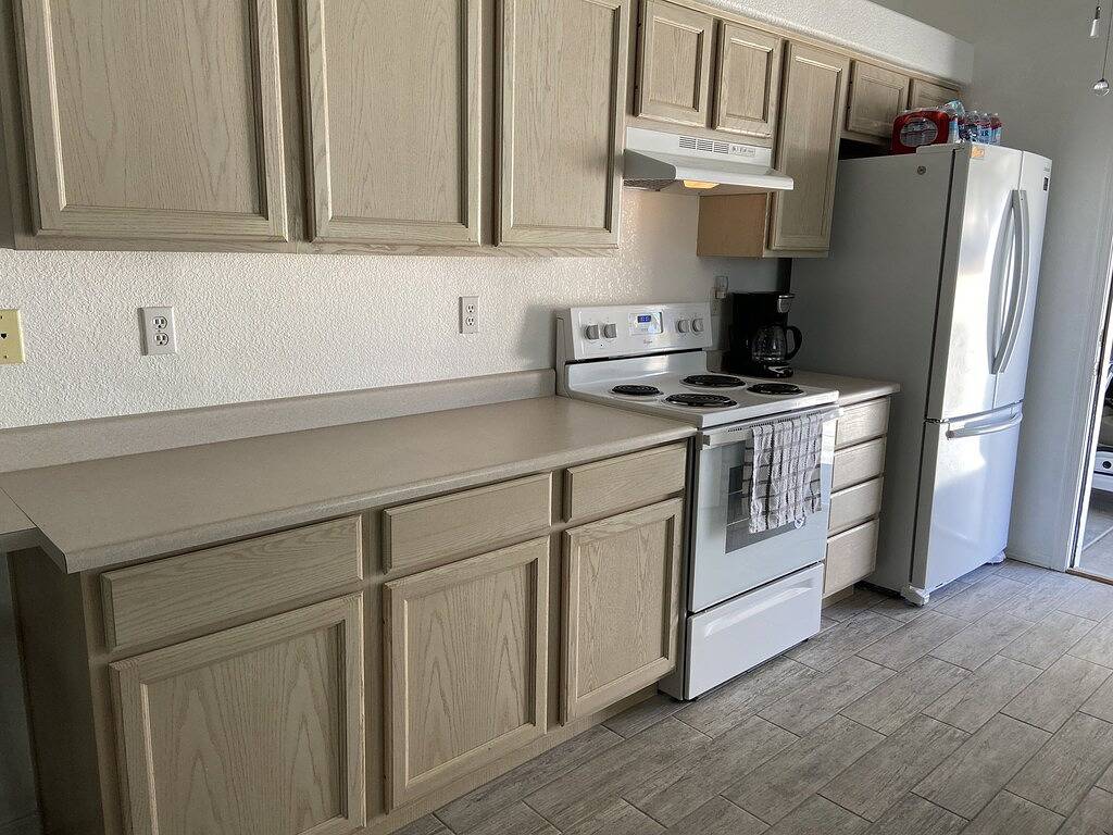 Lake life getaway w/ massage chair, pet friendly, & amazing sunset view in Lake Havasu City, Mohave County