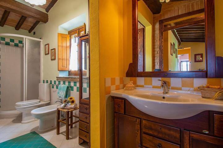 Bella casa a Buggiano con cucina in Buggiano, Provincia di Pistoia