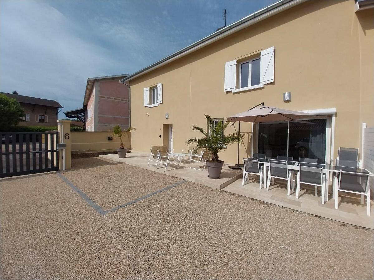 Appartement entier, Le Prestige 152 proche aéroport -gare Lyon -groupama stadium-ldlc arena in Colombier-Saugnieu, Lyon et ses environs