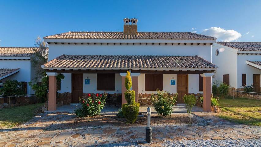 Apartamento para 4 personas, con jardín además de piscina y terraza, Se admiten mascotas en Pozo Alcón