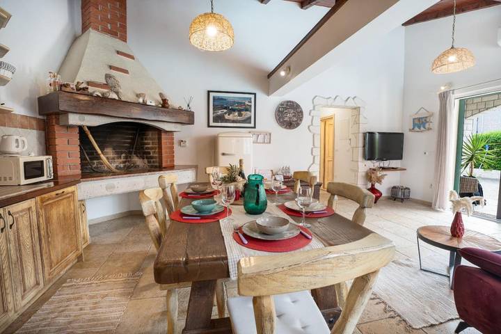 Villa pour 6 personnes, avec jardin ainsi que vue et piscine à Biograd na Moru - 4