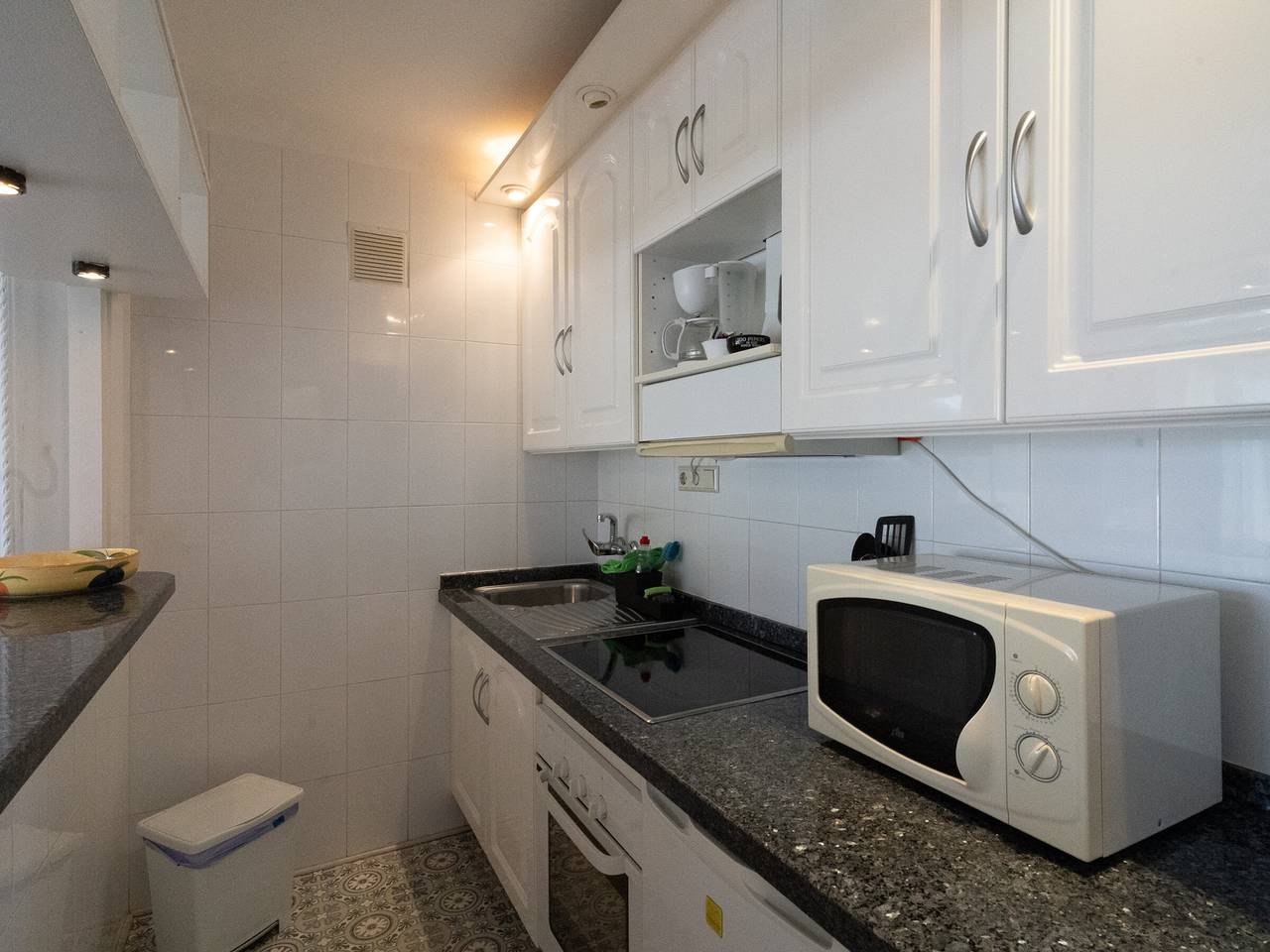 Ganzes Studio, Gemütliches Studio in Marbella mit Terrasse, Klimaanlage und Internetzugang in Marbella Ost, Marbella
