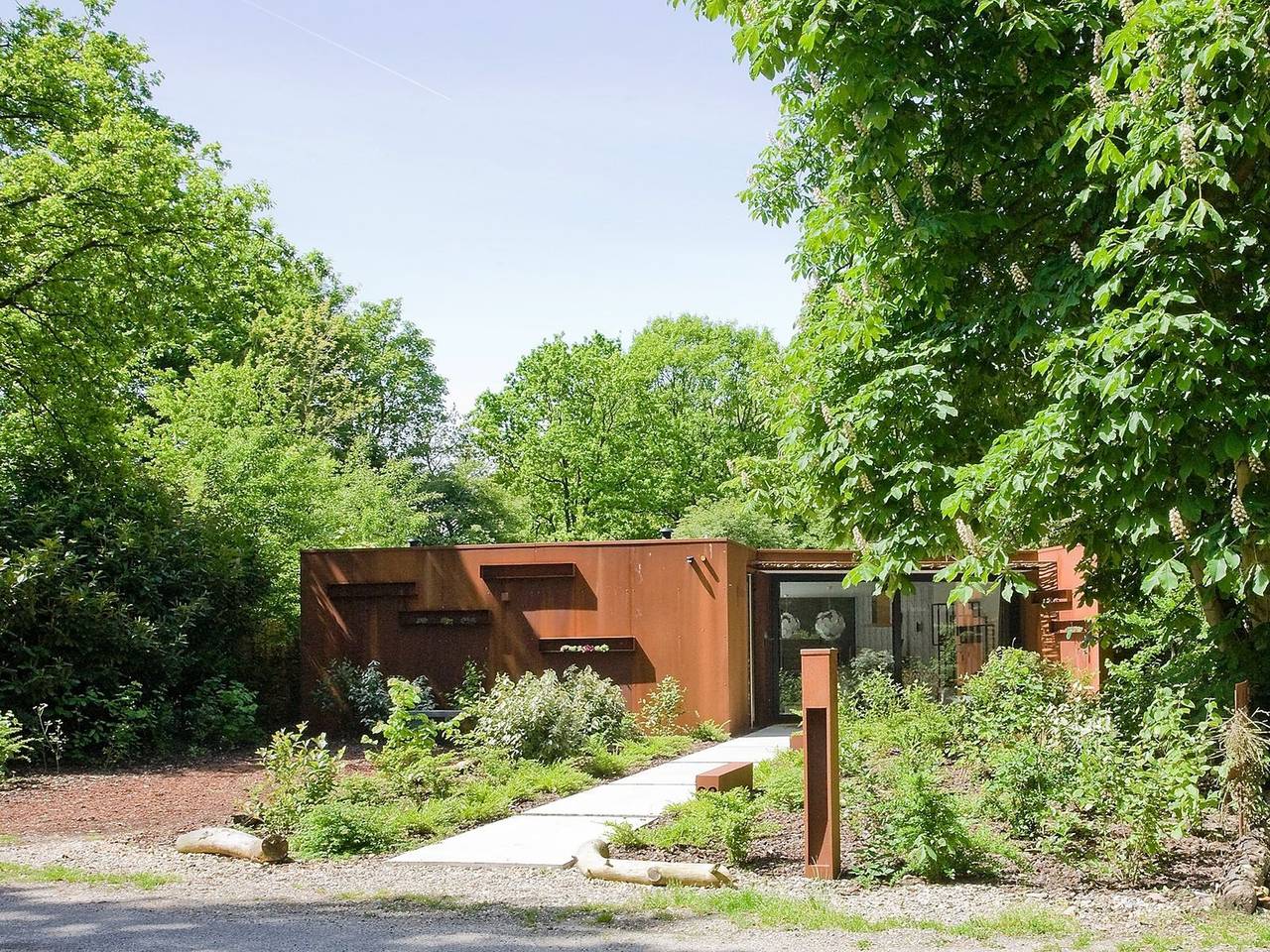 Droomvilla Vakantiehuizen — Stalen Boshuis in Oosterhout, North Brabant