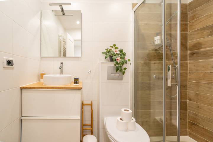 Studio entier, 43 Medecin in Nice, Côte méditerranéenne (France)