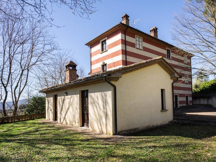 Villa per 4 persone, con terrazza e piscina nonché giardino - 1