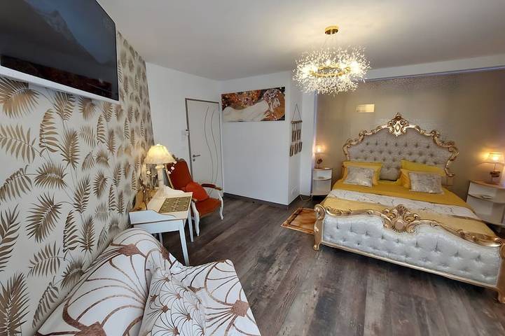 Location de vacances pour 4 personnes, avec jardin ainsi que piscine et jacuzzi à Égliseneuve-près-Billom - 3