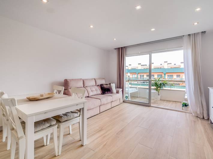 Apartamento de vacaciones para 4 personas, con balcón además de piscina y jardín - 1