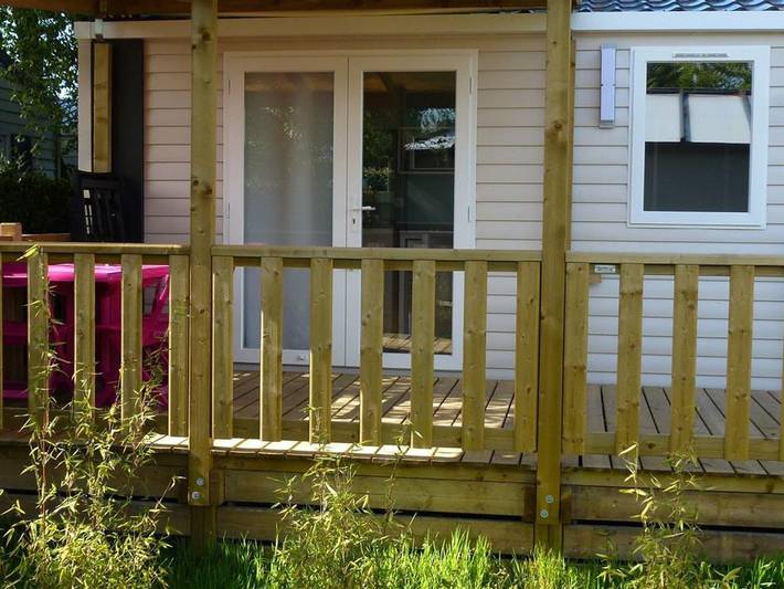 Camping pour 2 personnes, avec Terrasse ainsi que Piscine et Sauna