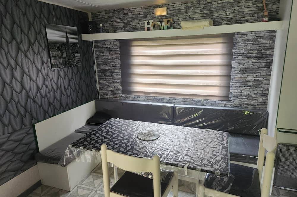 Mobile home in Laruns in Laruns, Béarn