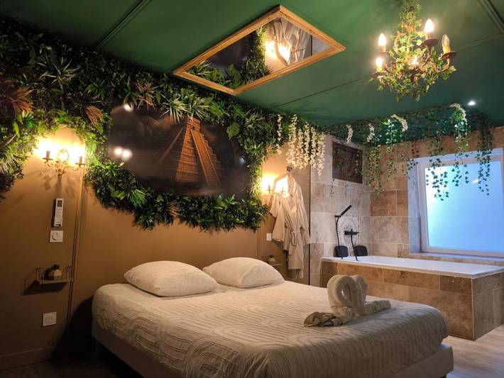 Gîte pour 2 personnes, avec jacuzzi dans L'Étrat