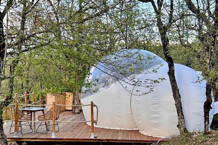 Tente pour 2 personnes, avec Jacuzzi et Terrasse ainsi que Jardin et Vue