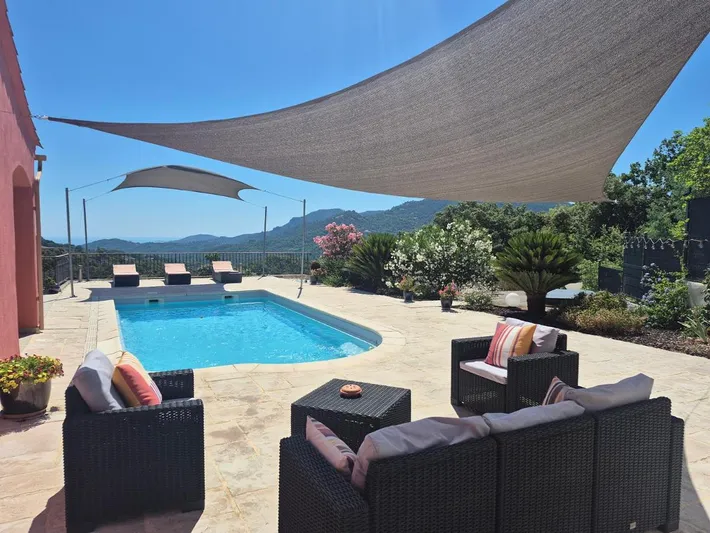 Apartamento de vacaciones para 4 personas, con piscina además de terraza y vistas - 1
