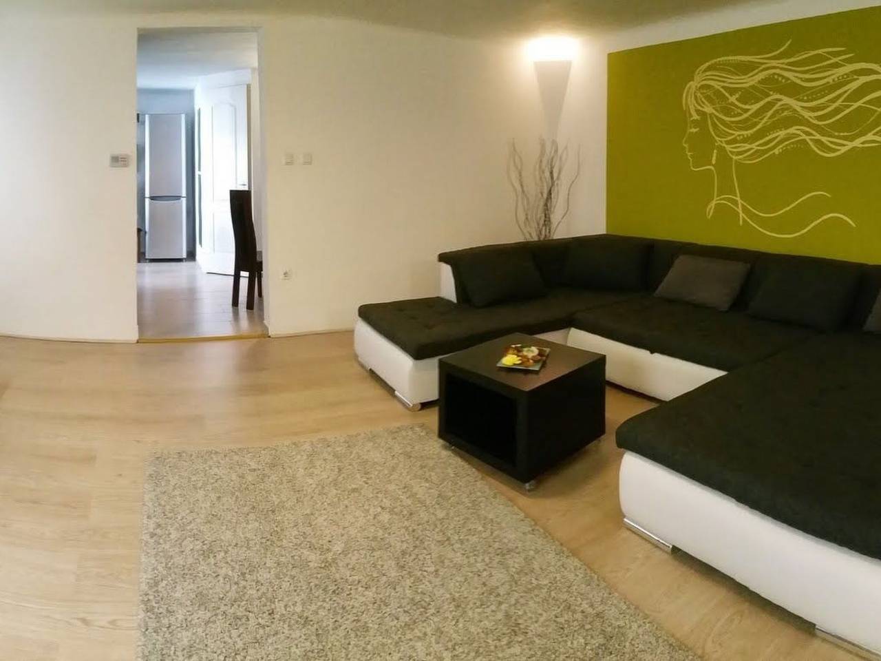 Apartamento entero, Moderne Ferienwohnung in Ujlipotvaros mit Garten in Budapest, Közép-Magyarország