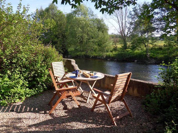 Gîte pour 7 personnes, avec jardin et terrasse, animaux acceptés à Saint-Père (Yonne)