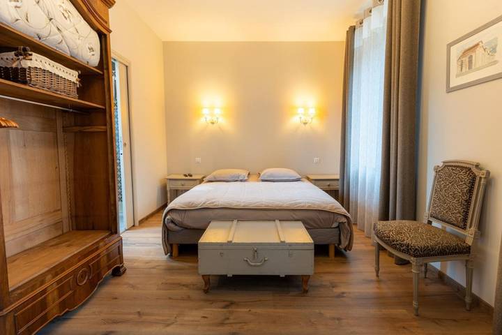 Ferienwohnung für 2 Personen, mit Terrasse und Garten sowie Ausblick in Doyenné de la Vallée du Doubs