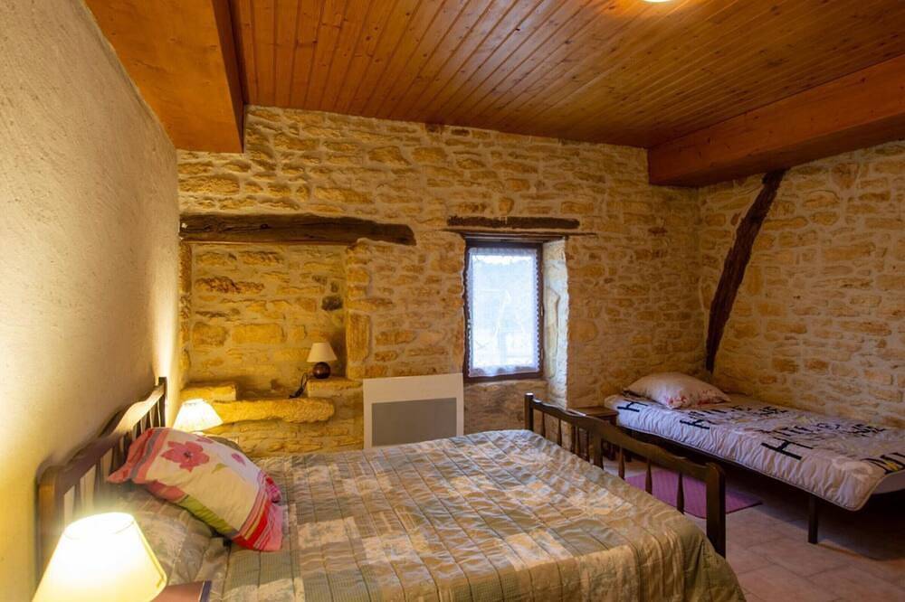 Charmante maison rustique en pierres, proche de Sarlat in Marcillac-Saint-Quentin, Périgord Noir