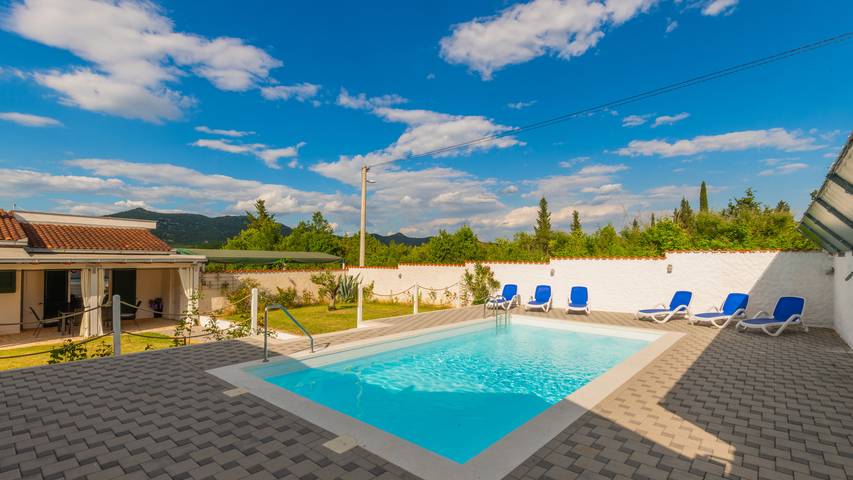 Villa Mili by Villas Guide in Dubrovnik-Neretva