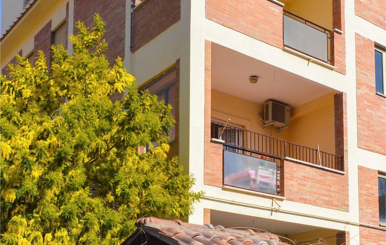 Appartamento intero, Accogliente appartamento con terrazza e parcheggio, a 500 m dalla costa in Ladispoli, Provincia di Roma