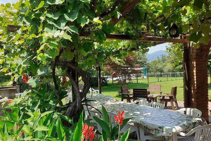 Agriturismo con Fattoria sulle colline di Barga: Casa Chioi in Barga, Parco Regionale delle Alpi Apuane