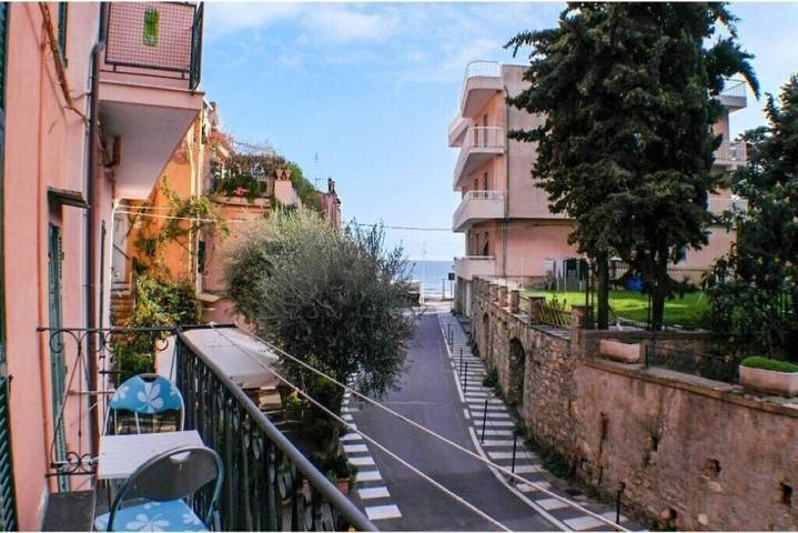 Ferienwohnung für 4 Personen, mit Balkon in Imperia - 2