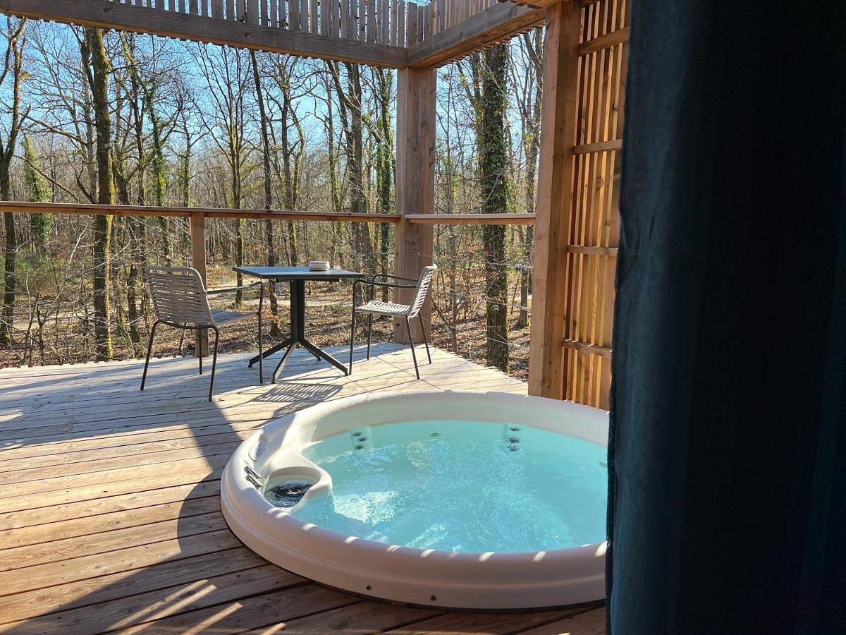 Loire Valley Lodges - Hotel in Esvres, Région de Tours